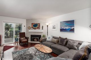 Photo 6: 986 Annie St in Saanich: SE Quadra Half Duplex for sale (Saanich East)  : MLS®# 862039