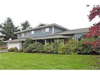 Photo 1: 4132 Mariposa Hts in VICTORIA: SW Strawberry Vale House for sale (Saanich West)  : MLS®# 419041