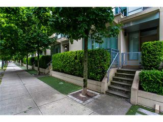 Main Photo: 1005 RICHARDS Street in Vancouver: Downtown VW Townhouse for sale in "Miro by Polygon" (Vancouver West)  : MLS®# V1067925