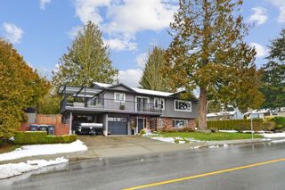 Photo 2: 17119 FRIESIAN DR. Drive in Surrey: Cloverdale BC House for sale (Cloverdale)  : MLS®# R2755816