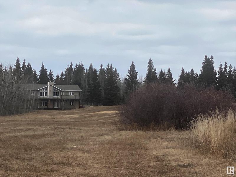 FEATURED LISTING: 12422 TWP RD 592 Rural Smoky Lake County