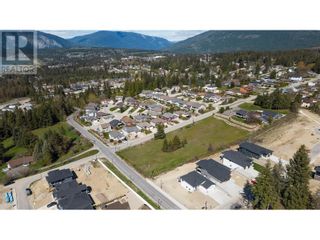 Photo 6: 1021 16 Avenue SE in Salmon Arm: House for sale : MLS®# 10310956