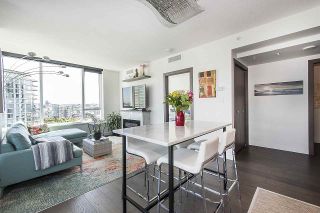 Photo 2: 1908 68 SMITHE STREET in Vancouver: Downtown VW Condo for sale (Vancouver West)  : MLS®# R2244187