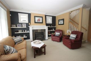 Photo 3: 15453 THRIFT Avenue: White Rock House for sale (South Surrey White Rock)  : MLS®# R2106234