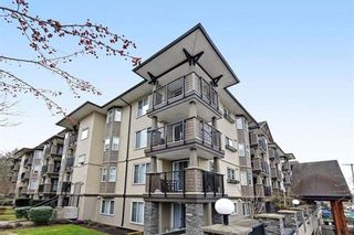 Photo 1: 312 5488 198 Street in Langley: Langley City Condo for sale in "Brooklyn Wynd" : MLS®# R2501188