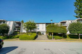 Photo 3: 302 9952 149 Street in Surrey: Guildford Condo for sale in "TALL TIMBERS" (North Surrey)  : MLS®# R2492246