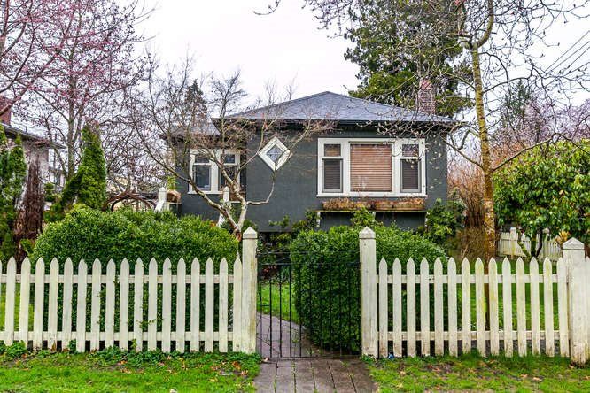 Photo 1: Photos: 808 E 28TH AVENUE in Vancouver: Fraser VE House for sale (Vancouver East)  : MLS®# R2154503