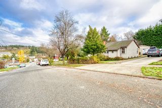 Main Photo: 809 Intervale Ave in Esquimalt: Es Rockheights House for sale : MLS®# 948579