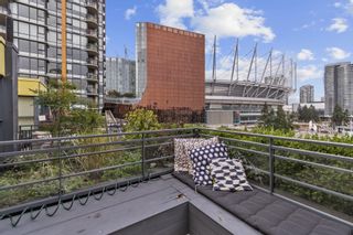 Photo 16: 602 29 SMITHE Mews in Vancouver: Yaletown Condo for sale in "Coopers Lookout" (Vancouver West)  : MLS®# R2724004