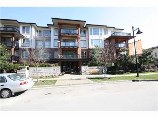 Photo 2: 417 1153 KENSAL Place in Coquitlam: New Horizons Condo for sale in "ROYCROFT" : MLS®# V1109845