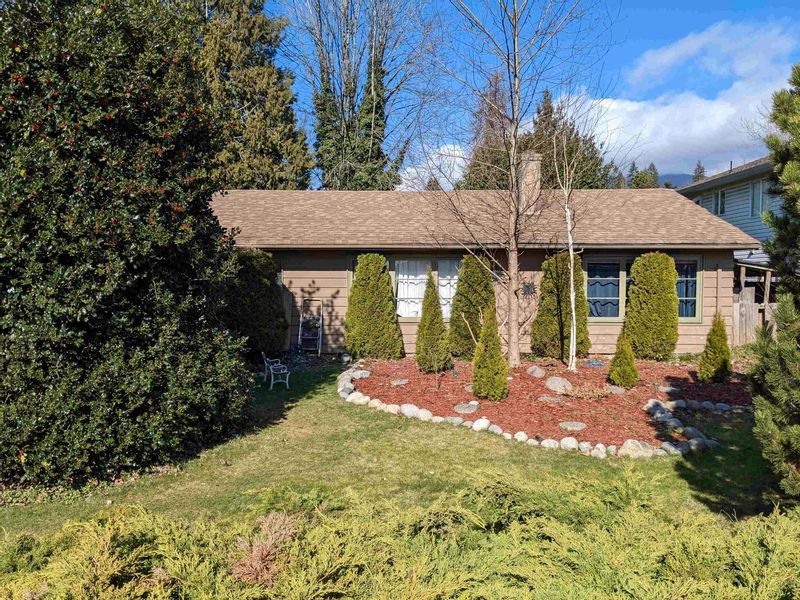 FEATURED LISTING: 1324 15TH Street West North Vancouver