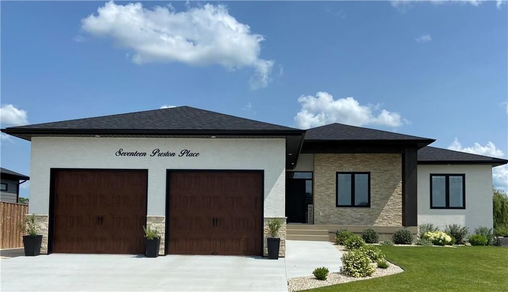 Main Photo: 17 PRESTON Place in Steinbach: R16 Residential for sale : MLS®# 202320905
