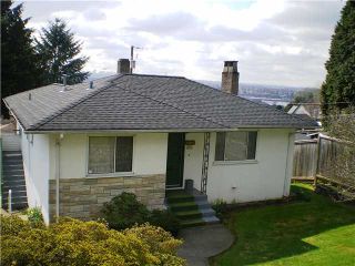 Photo 1: 909 E Keith Rd. in North Vancouver: Calverhall House for sale : MLS®# V884429