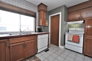 Photo 10: 15 WESTVIEW Drive SW in Calgary: Westgate House for sale : MLS®# C4173447