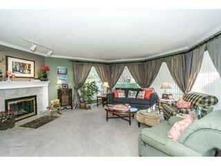 Photo 5: 9237 203B Street in Langley: Walnut Grove House for sale : MLS®# R2273639