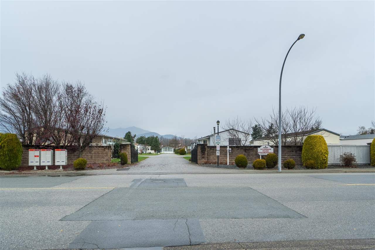 Main Photo: 12 7610 EVANS Road in Chilliwack: Sardis West Vedder Rd Manufactured Home for sale in "COTTONWOOD VILLAGE - GATE 4" (Sardis)  : MLS®# R2541766