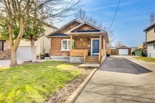 Photo 1: 11 Oakfield Drive in Toronto: Stonegate-Queensway House (Bungalow) for sale (Toronto W07)  : MLS®# W5638631