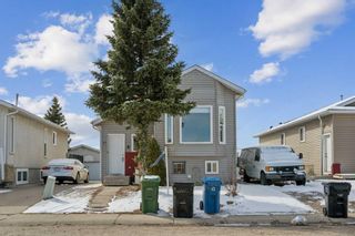 Photo 2: 57 Martinview Crescent NE in Calgary: Martindale Detached for sale : MLS®# A2124236