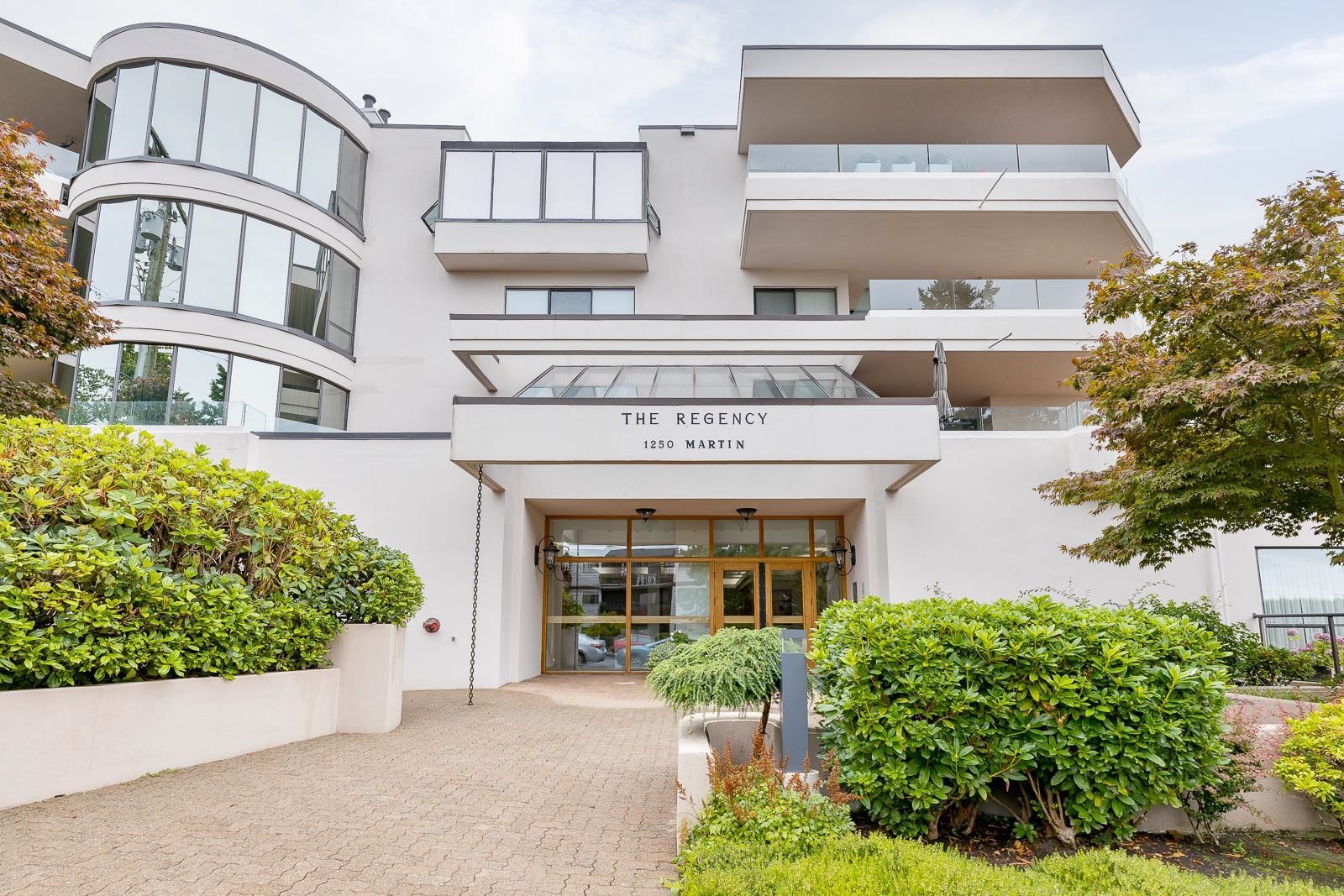Photo 2: Photos: 202 1250 MARTIN Street: White Rock Condo for sale in "THE REGENCY" (South Surrey White Rock)  : MLS®# R2610384