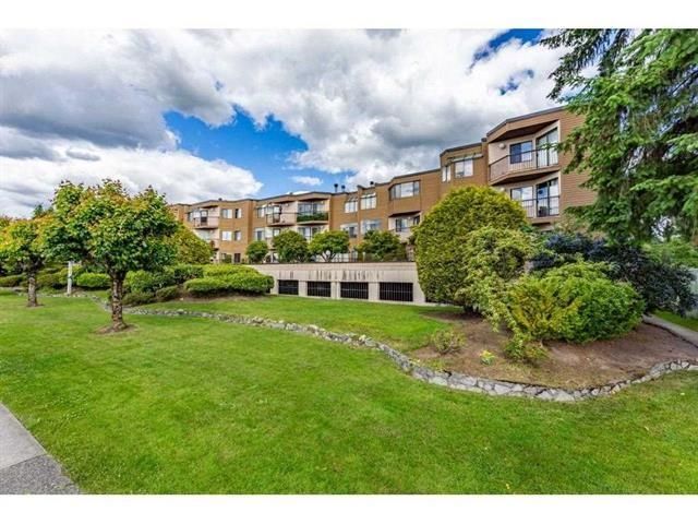 Main Photo: 48 11900 228 Street in Maple Ridge: East Central Condo for sale in "MOONLITE GROVE" : MLS®# R2768561