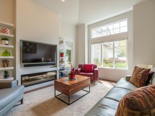 Photo 7: 12 2780 150 Street in Surrey: Sunnyside Park Surrey 1/2 Duplex for sale in "The Daventry" (South Surrey White Rock)  : MLS®# R2877295