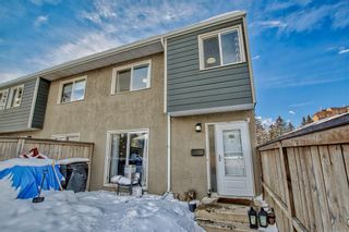 Photo 2: 92 219 90 Avenue SE in Calgary: Acadia Row/Townhouse for sale : MLS®# A2032445