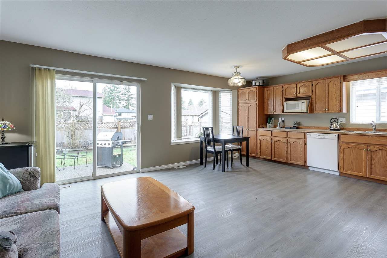 Photo 9: Photos: 12159 BLOSSOM Street in Maple Ridge: East Central House for sale : MLS®# R2152233