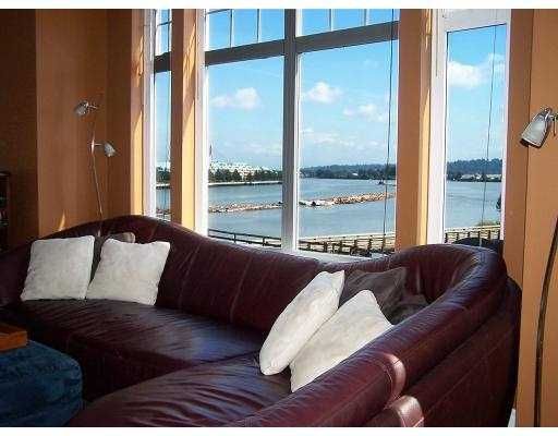 FEATURED LISTING: 217 - 83 STAR Crescent New_Westminster