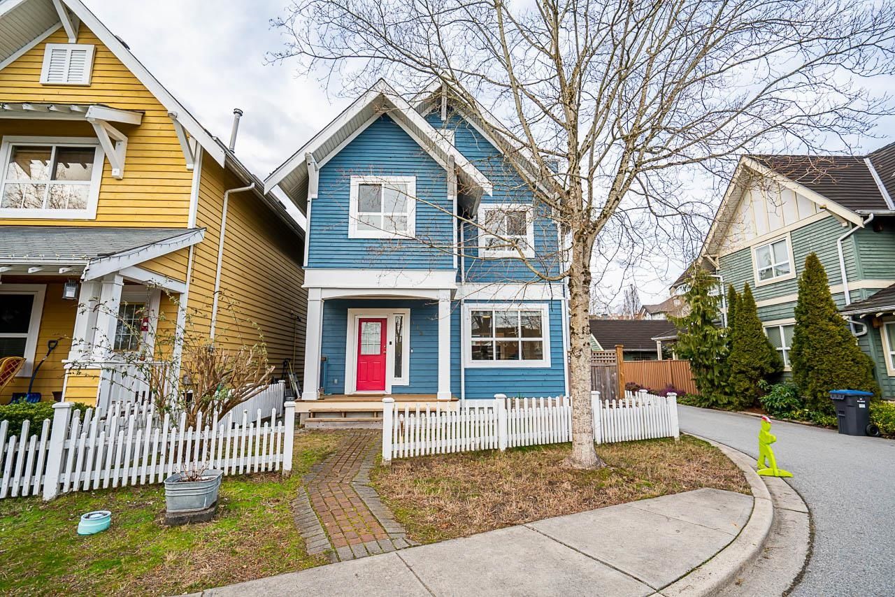Main Photo: 113 FOUNDRY Row in New Westminster: Queensborough House for sale : MLS®# R2758581