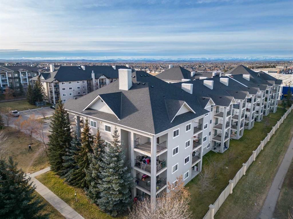 Main Photo: 4424 4975 130 Avenue SE in Calgary: McKenzie Towne Apartment for sale : MLS®# A2096578
