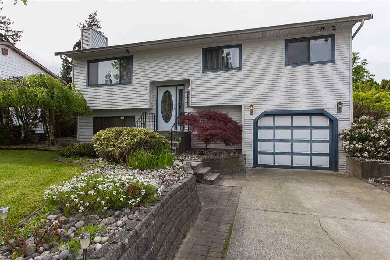 Main Photo: 26860 33 AVENUE in : Aldergrove Langley House for sale : MLS®# R2164912