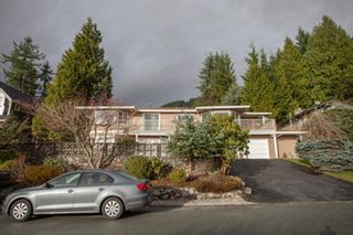 Photo 3: 408 NEWDALE Court in North Vancouver: Upper Delbrook House for sale : MLS®# R2782324