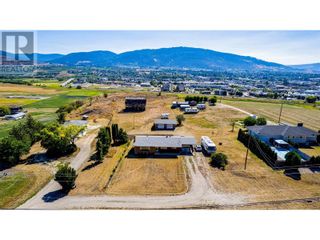 Photo 2: 5505 Old Kamloops Road in Vernon: House for sale : MLS®# 10281401