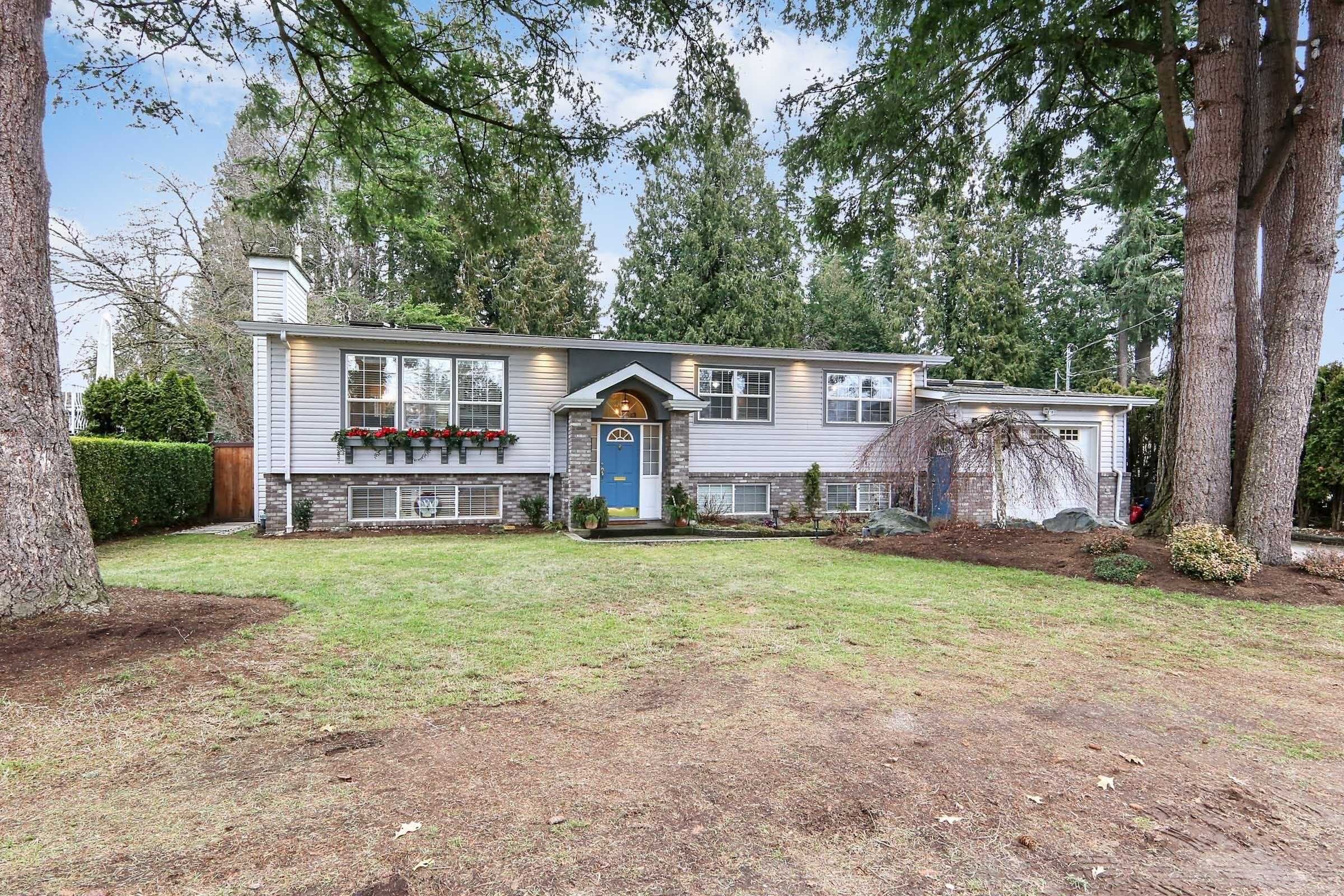 Main Photo: 2548 WOODRIDGE Crescent in Abbotsford: Central Abbotsford House for sale in "WOODRIDGE" : MLS®# R2745267