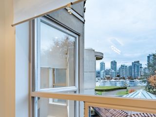 Photo 9: 306 525 WHEELHOUSE Square in Vancouver: False Creek Condo for sale in "Henley Court" (Vancouver West)  : MLS®# R2740085