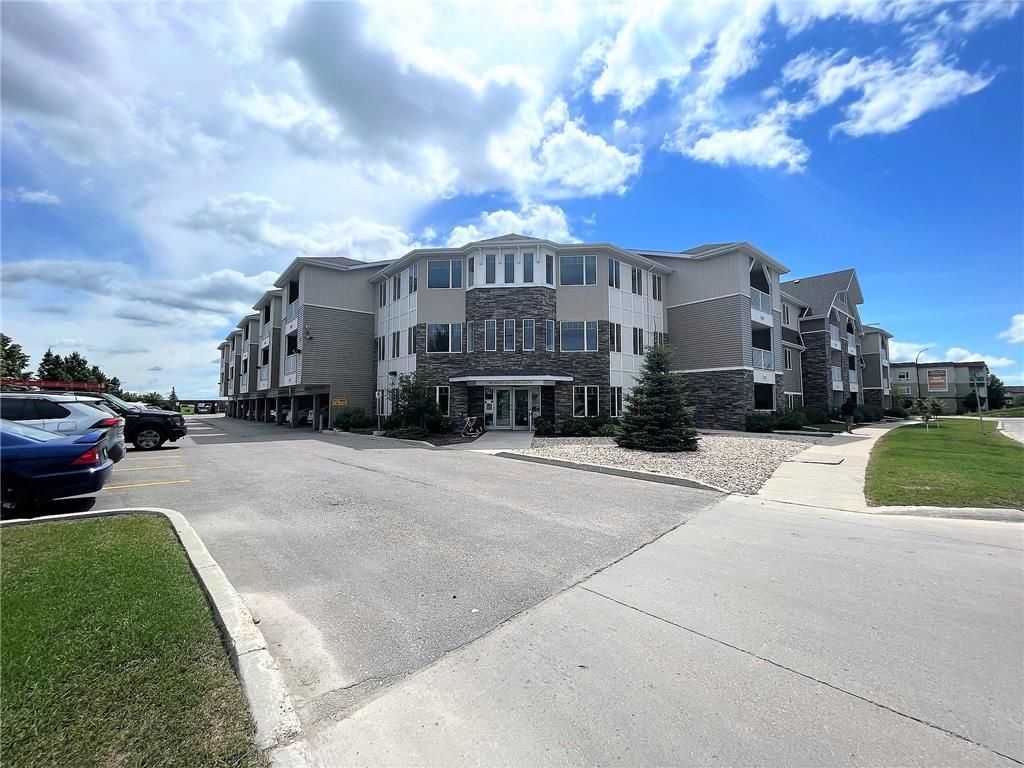 Main Photo: 316 235 Bridgeland Drive in Winnipeg: Bridgwater Forest Condominium for sale (1R)  : MLS®# 202219116