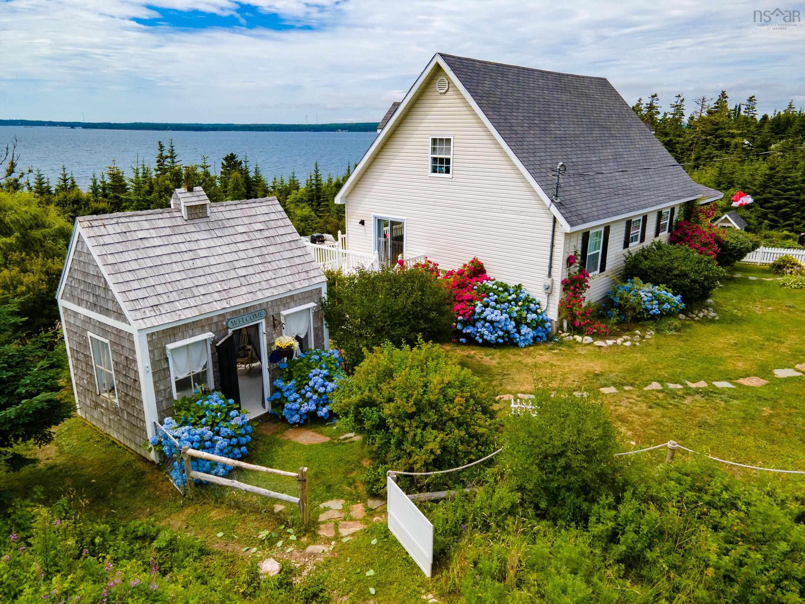 Main Photo: 570 Highway 330 in North East Point: 407-Shelburne County Residential for sale (South Shore)  : MLS®# 202218860