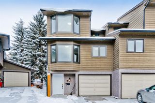 Main Photo: 22 23 Glamis Drive SW in Calgary: Glamorgan Row/Townhouse for sale : MLS®# A1168776