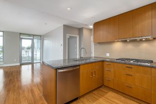 Photo 5: 705 3008 GLEN Drive in Coquitlam: North Coquitlam Condo for sale in "M2" : MLS®# R2688895