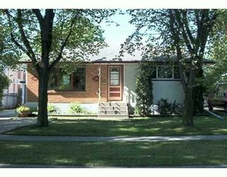 Photo 1: 330 MCKAY Avenue in Winnipeg: North Kildonan Single Family Detached for sale (North East Winnipeg)  : MLS®# 2512662