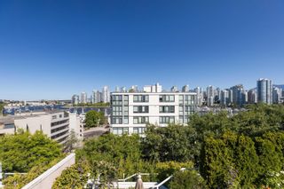 Photo 2: 906 518 MOBERLY Road in Vancouver: False Creek Condo for sale in "NEWPORT QUAY" (Vancouver West)  : MLS®# R2831783