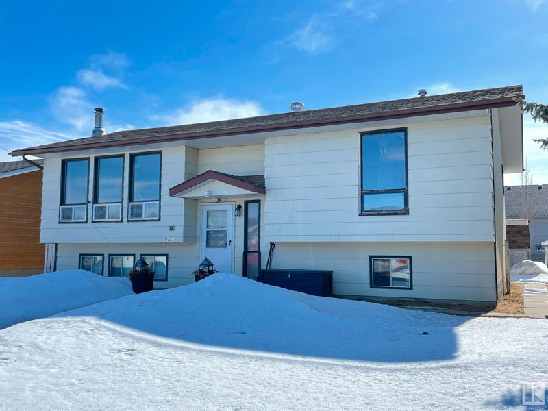 FEATURED LISTING: 11007 103A Street Westlock