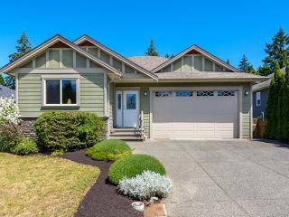 Photo 1: 380 Forester Ave in COMOX: CV Comox (Town of) House for sale (Comox Valley)  : MLS®# 841993