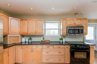 Photo 7: 20 Lakeshore Drive in East Lawrencetown: 31-Lawrencetown, Lake Echo, Port Residential for sale (Halifax-Dartmouth)  : MLS®# 202308870