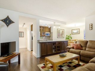 Photo 2: 305 1510 W 1ST Avenue in Vancouver: False Creek Condo for sale in "Mariner Point" (Vancouver West)  : MLS®# R2529077