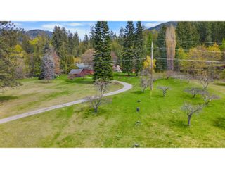Photo 5: 14998 HIGHWAY 3A in Gray Creek: House for sale : MLS®# 2476668