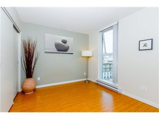 Photo 9: 806 168 POWELL Street in Vancouver: Downtown VE Condo for sale in "SMART" (Vancouver East)  : MLS®# V1133294