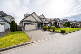 Photo 2: 6362 165A Street in Surrey: Cloverdale BC House for sale (Cloverdale)  : MLS®# R2874207