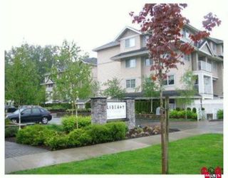 Photo 1: 204 19366 65 Avenue in Surrey: Clayton Condo for sale in "Liberty at Southlands" (Cloverdale)  : MLS®# F2926783