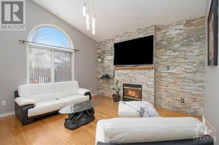 Photo 17: 102 STONEWAY DRIVE in Ottawa: House for sale : MLS®# 1385122